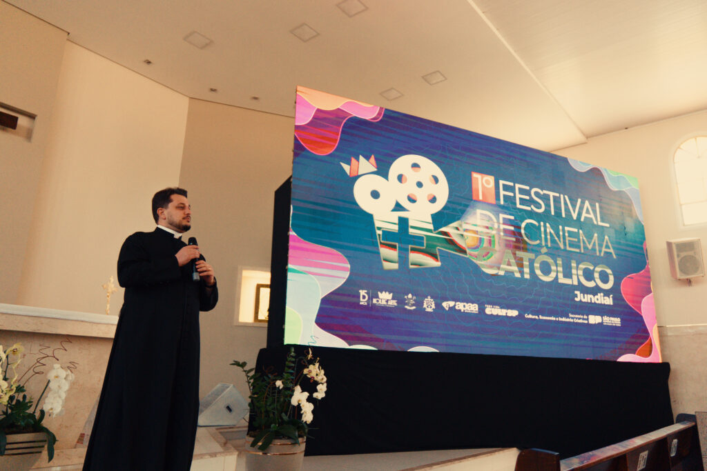 Padre Bruno Bussolini no 1º Festival de Cinema Católico de Jundiaí (SP). Foto: @Casaltakes