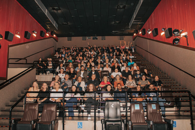 Sessão exclusiva do filme "O Guardião - Sob a Proteção de São José", em Curitiba (PR). Foto: Jennifer Moraes