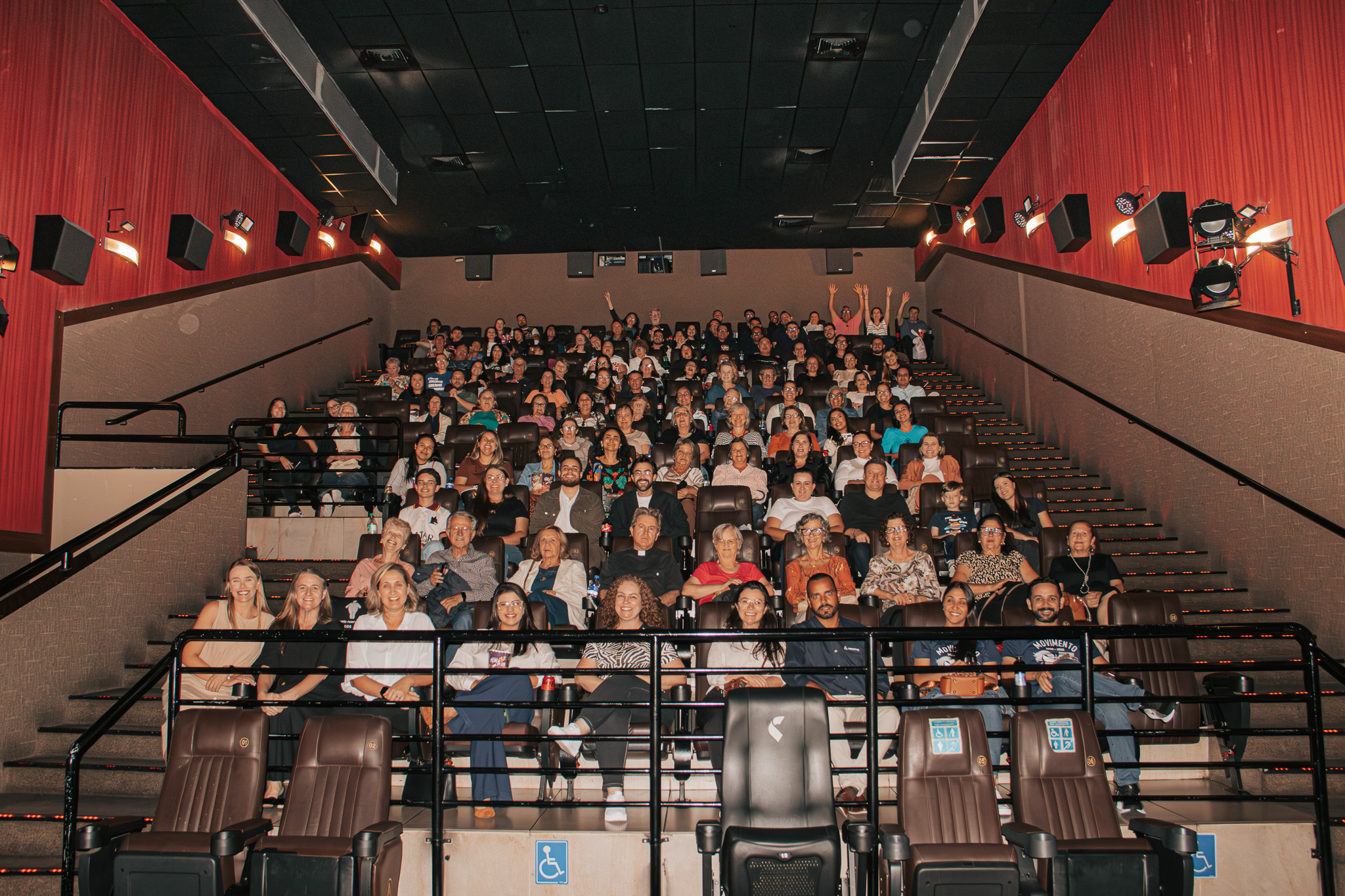 Sessão exclusiva do filme "O Guardião - Sob a Proteção de São José", em Curitiba (PR). Foto: Jennifer Moraes